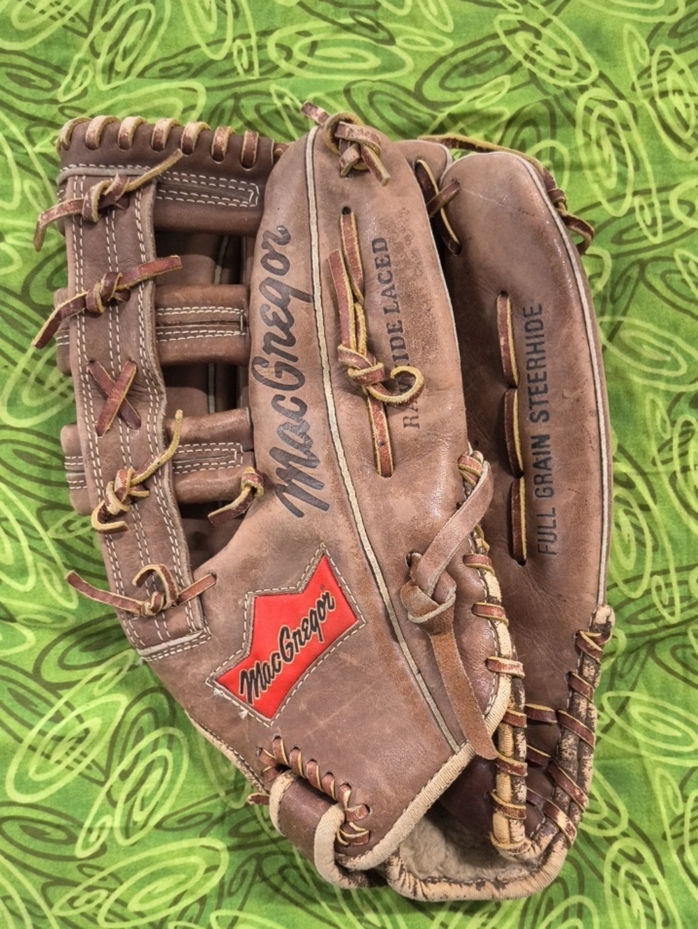 MacGregor K3997 RHT Baseball Glove Mitt Hand Crafted Full Grain Steerhide 13"